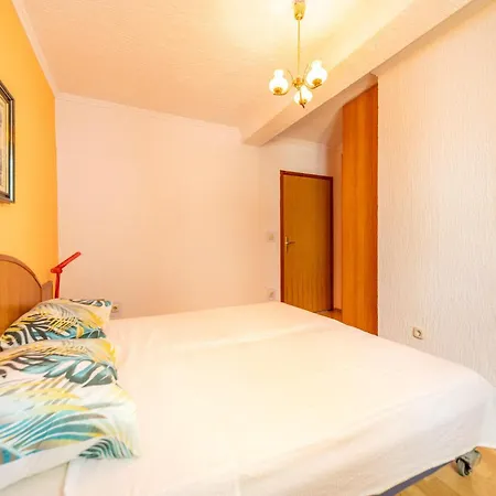 1 Bedroom Beautiful In *