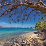 1 Bedroom Beautiful In