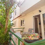 1 Bedroom Beautiful In Barbat na Rabu