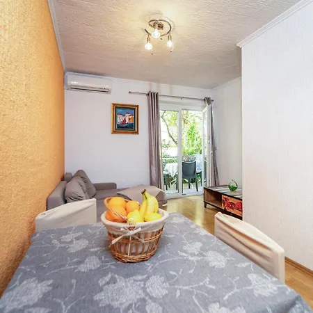 1 Bedroom Beautiful In Barbat na Rabu